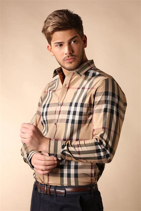 ohne die brille von burberry|Burberry clothing for men.